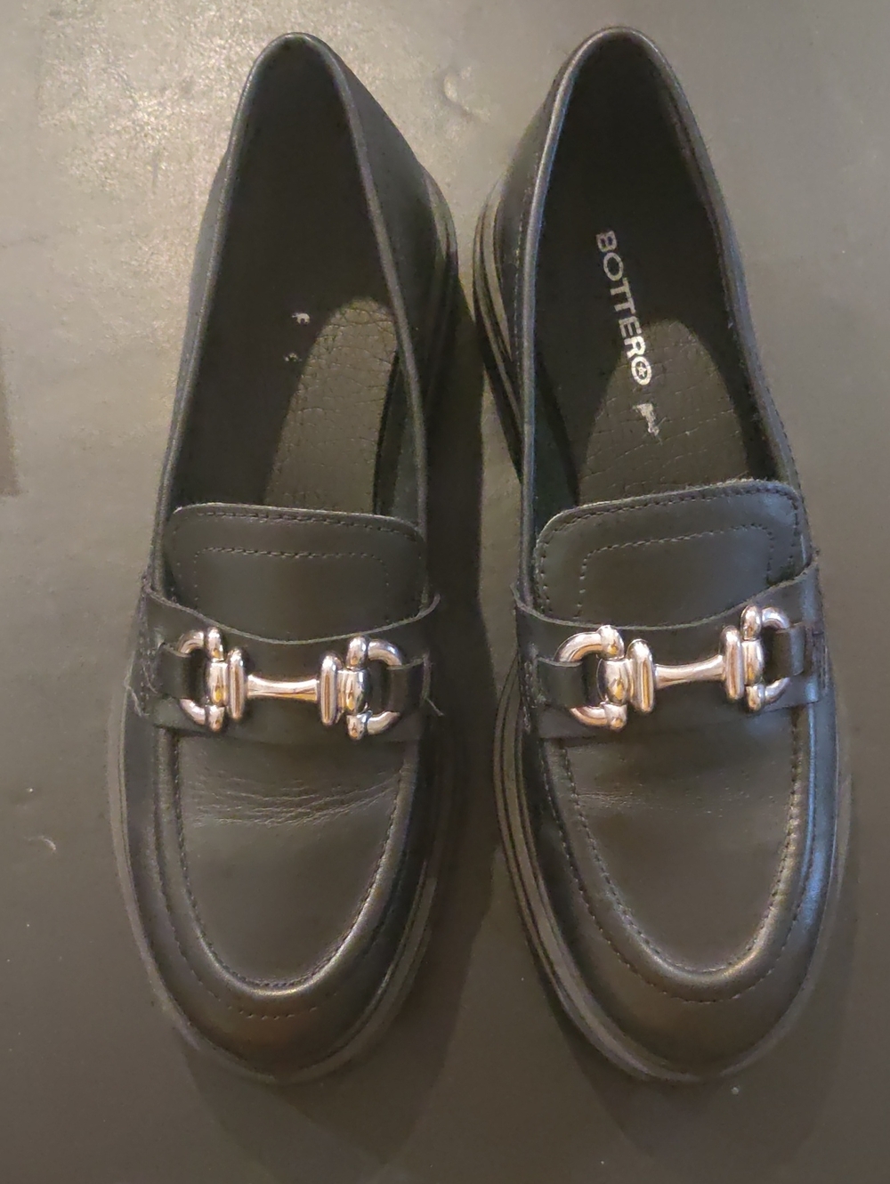 Bottero Women's Comfort Shoes Black Leather Loafers Silver Color Metal Hardware